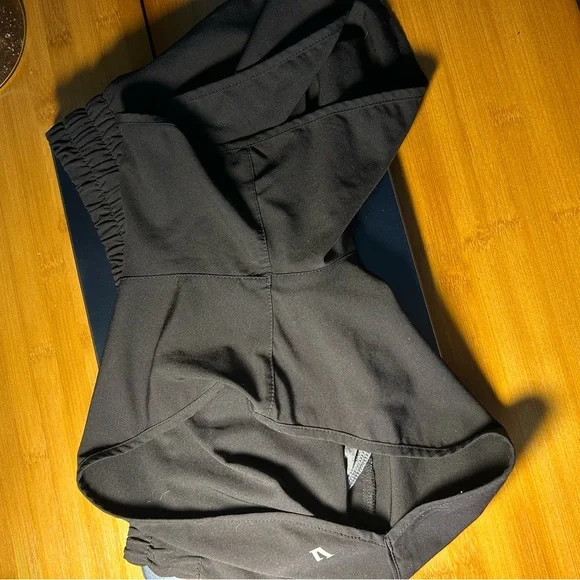 Women’s Vuori Clementine 2.0 Black Running Shorts - Picture 3 of 3